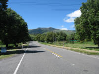 20061205 NZ 029 road to Akaroa.jpg (4012252 bytes)