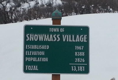 Aspen 20140214_Snowmass Village Welcome Sign.jpg (57071 bytes)